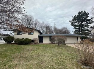 2617 S 22nd St, Escanaba, MI 49829