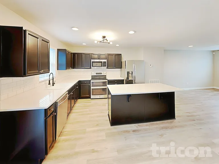 1845 Belle Arbor Dr — Photo 6
