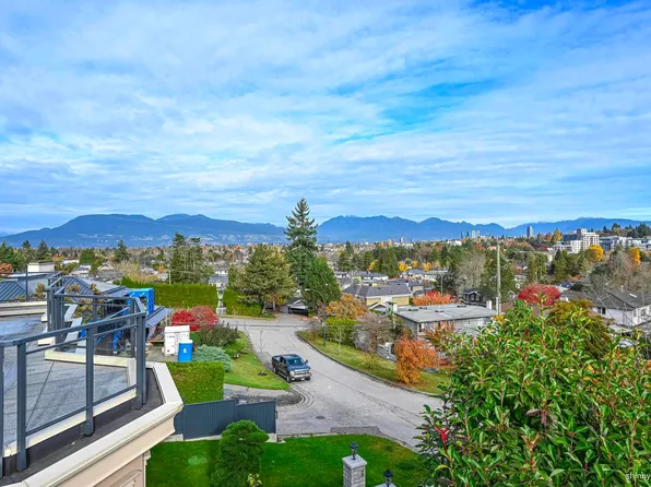 4729 Paton St, Vancouver, BC V6L 2H9