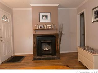 62 Hollister Dr, East Hartford, CT 06118
