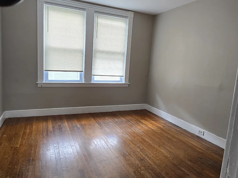 396 Chandler St #4 — Photo 1