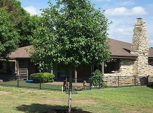 363 Englewood Dr, Kerrville, TX 78028