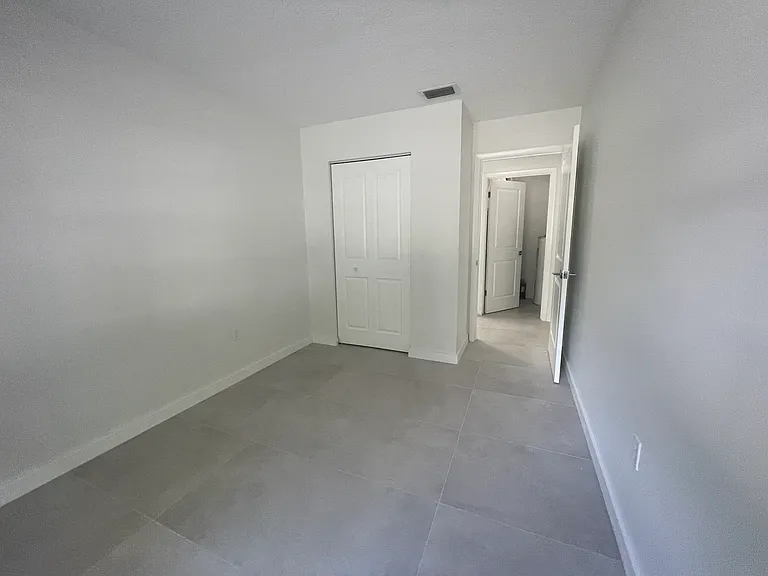 6108 SW 9th Pl #B — Photo 6