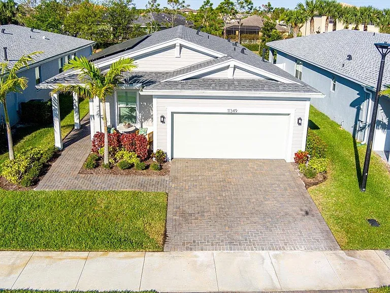 11349 SW Lyra Dr — Photo 2