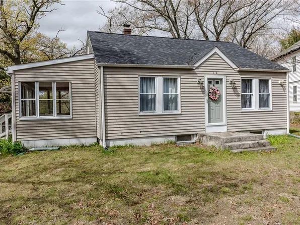 310 Mendon Rd, Attleboro, MA 02703