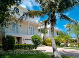 417 Clark Dr, Holmes Beach, FL 34217