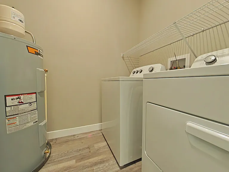 Allure Apartments — Photo 91