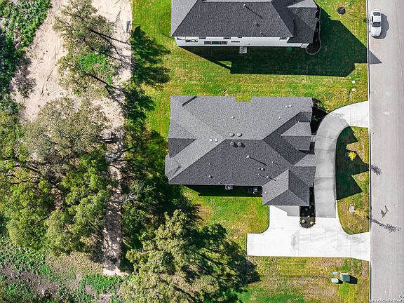 3rd image of 303 Englewood Lane