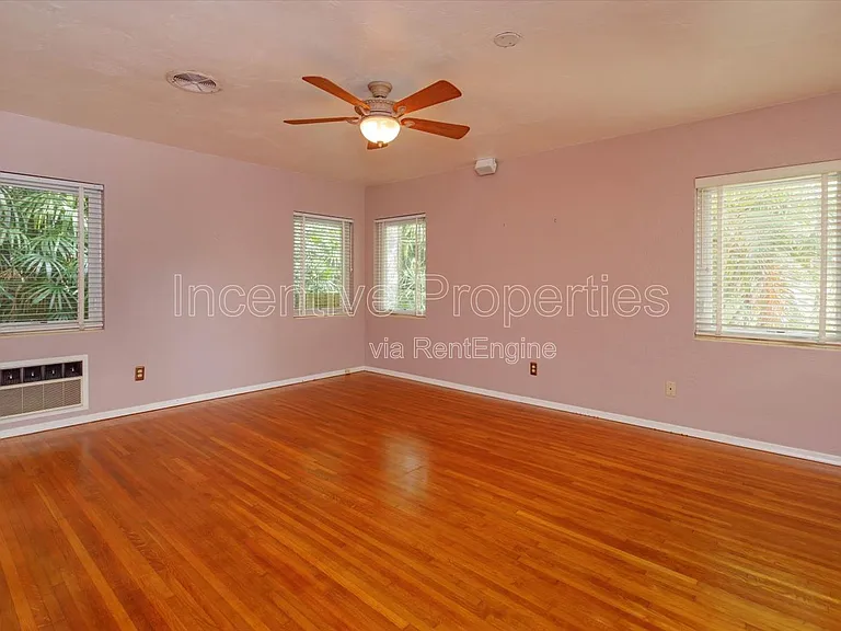 816 Putnam Ave — Photo 14