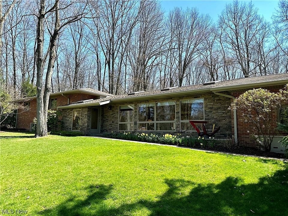 2605 Tibbetts Wick Rd, Hubbard, OH 44425 | Zillow