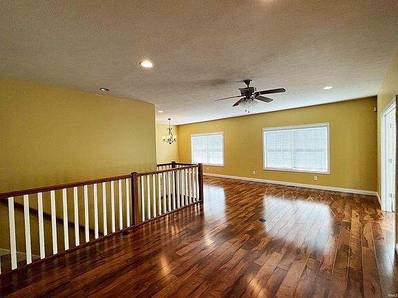 3rd image of 2451 N Stonelake Cir