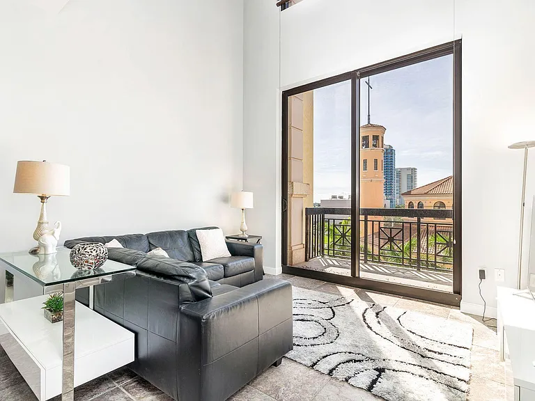 801 S Olive Ave #414 — Photo 3