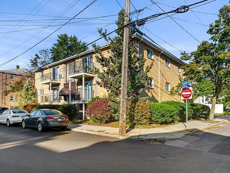 87 Cedar St #5 — Photo 7