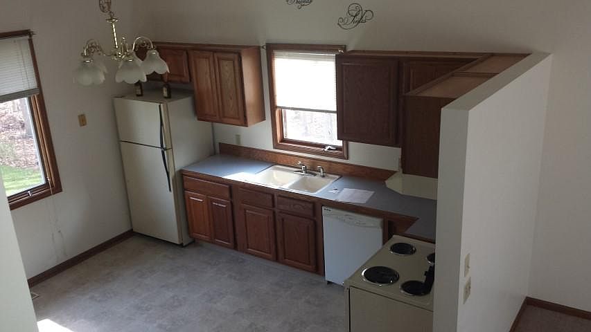 2nd image of 5067 Fillmore Ln