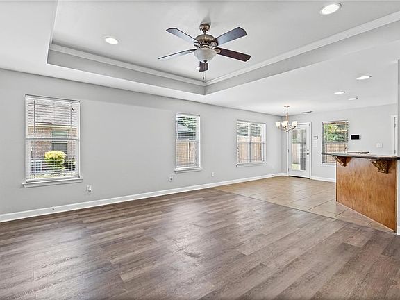 4th image of 6871 Charmingdale Dr S