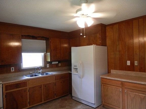 4th image of 245 Grigg Ave
