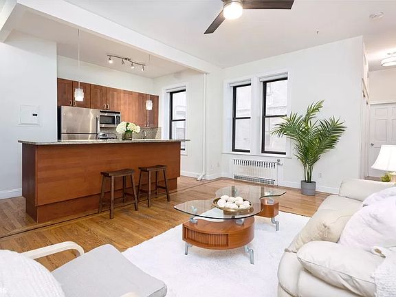 2nd image of 418 Saint Johns Pl APT 1F