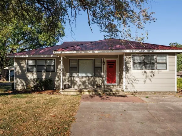 1227 N 4th St, Neodesha, KS 66757