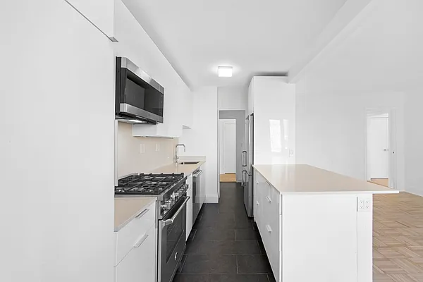 Rented by Stonehenge NYC LLC | media 2