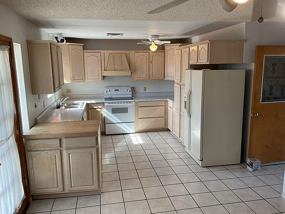 3rd image of 2239 W 19th Pl
