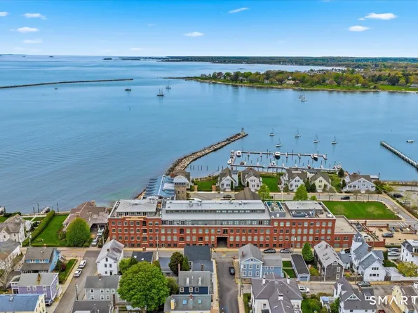 8 Stonington Commons #24, Stonington, CT 06378