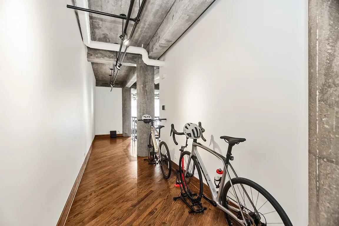 Building Photo - 1830 Ridge Ave #103