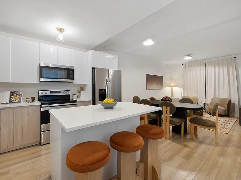 1542 NW 2nd St #105 — Photo 9