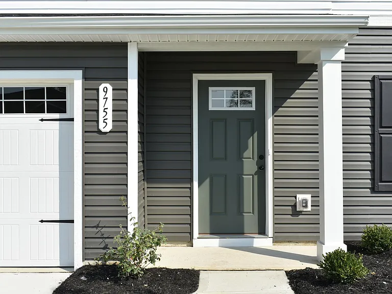9755 Oak Grove Dr — Photo 3