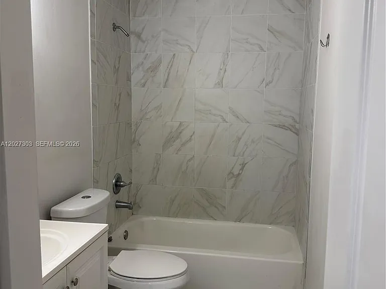 1580 SW 2nd St #4 — Photo 7