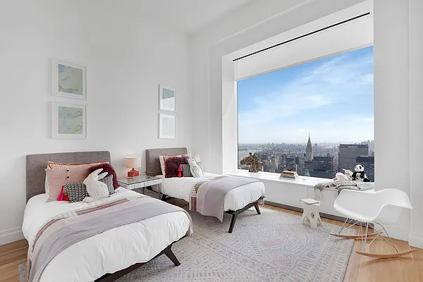 Sold by Compass | media 7