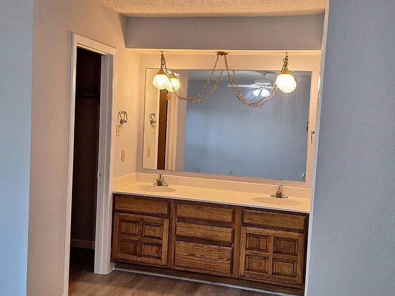 605 Noreda St — Photo 10