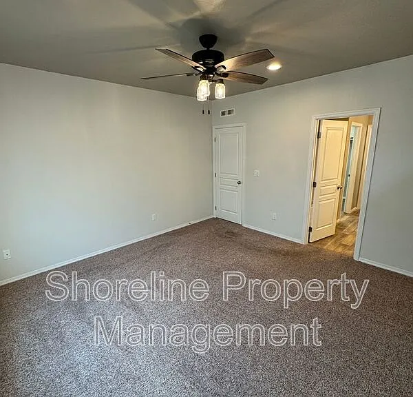 511 Diamond Lake St — Photo 31