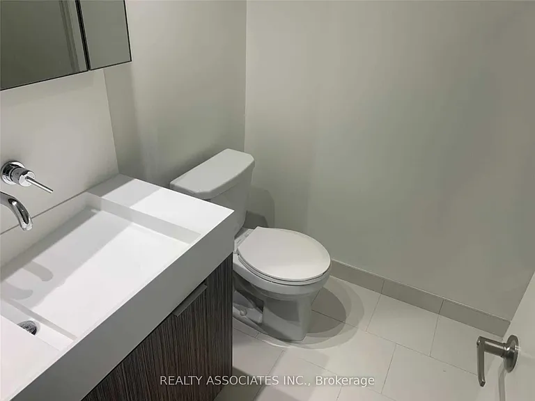 20 Richardson St — Photo 4