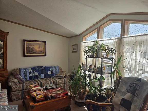 4th image of 27 Behm Ln