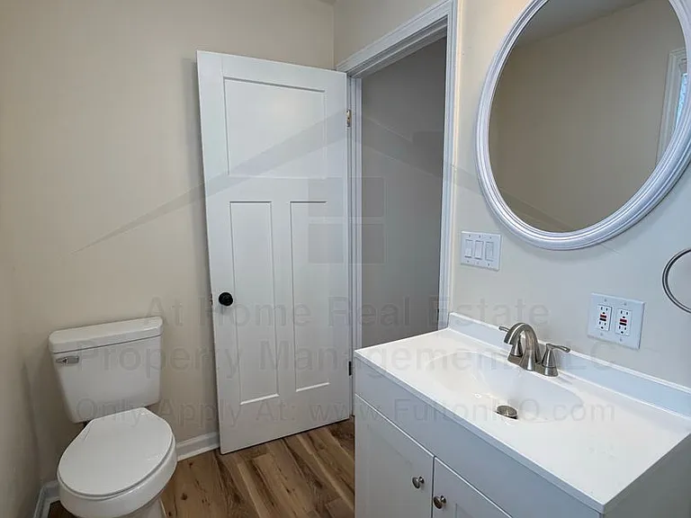 703 W 7th St — Photo 20