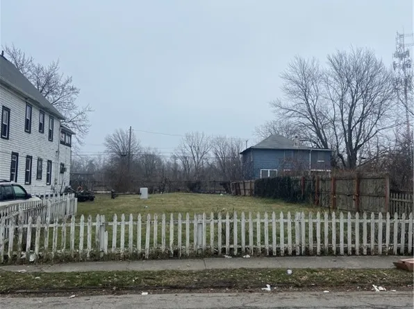 547 E 128th St, Cleveland, OH 44108