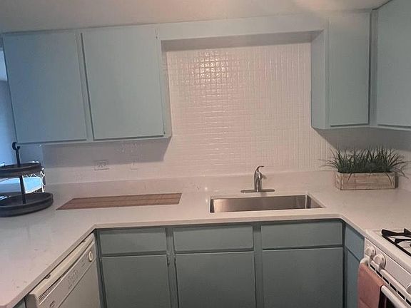 5th image of 16305 Laramie Ave #1S