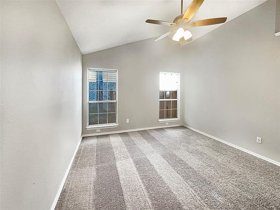5th image of 2853 Sommerset Dr
