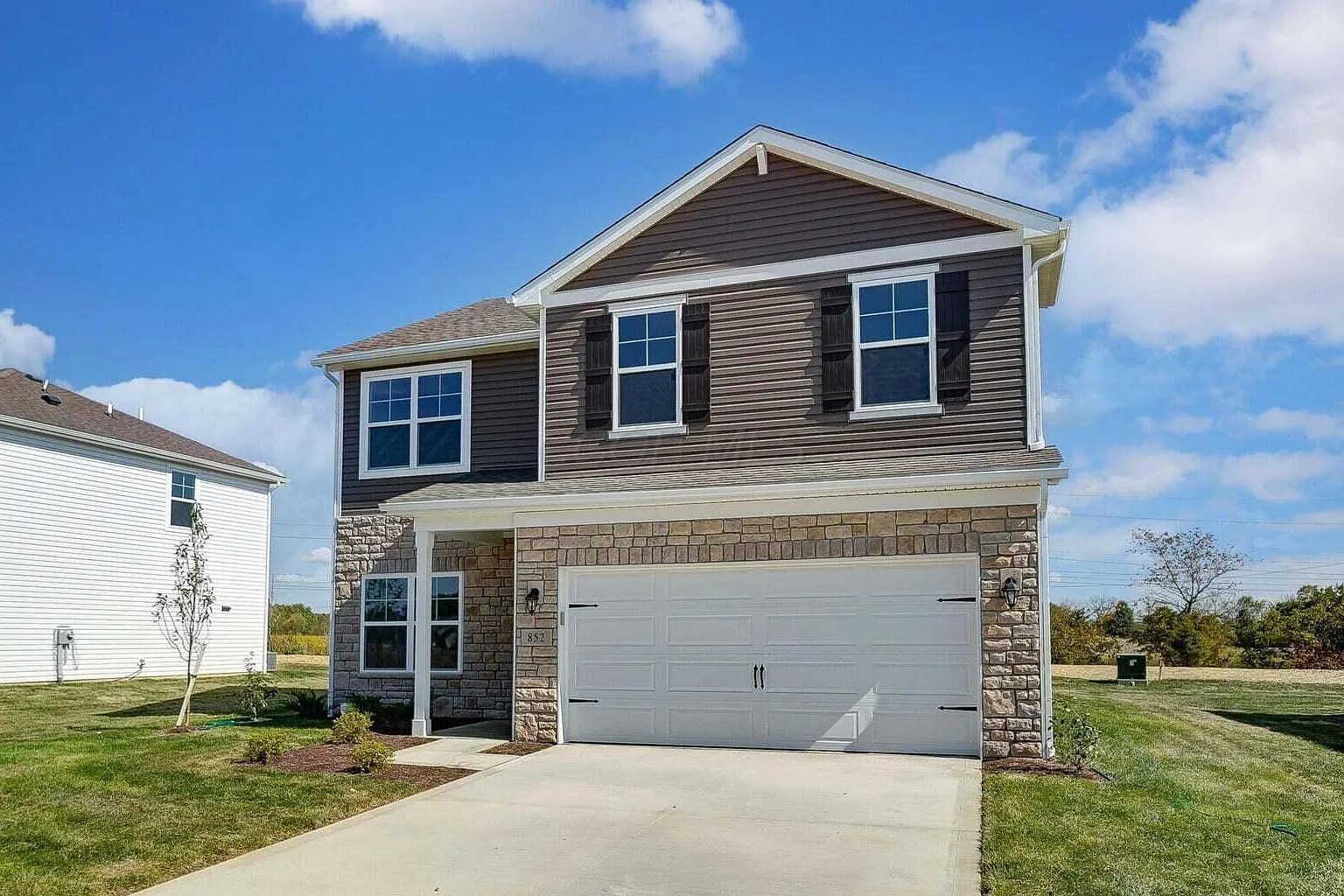 4 bed, 2.5 bath, 2053 sqft, $2,450 — Photo 4