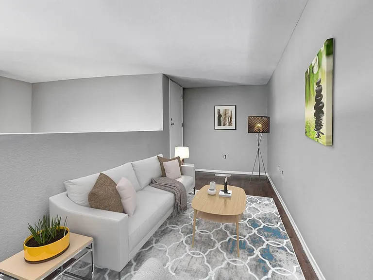 Franklin Place — Photo 14