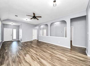 2335 Spring Hollow Dr, Baytown, TX 77521