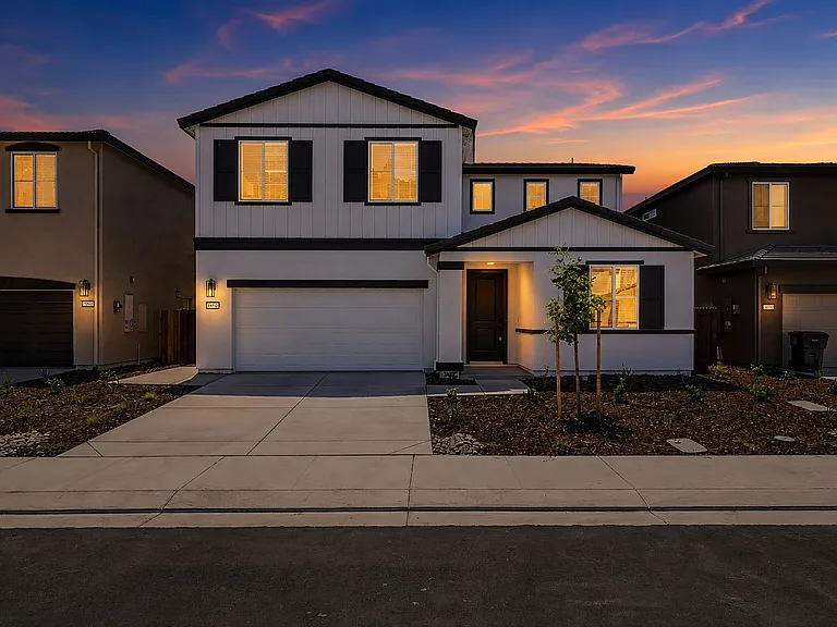 2516 Golden Bear St — Photo 1