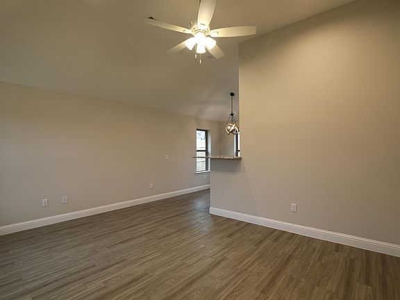4th image of 919 N Barrett Ave