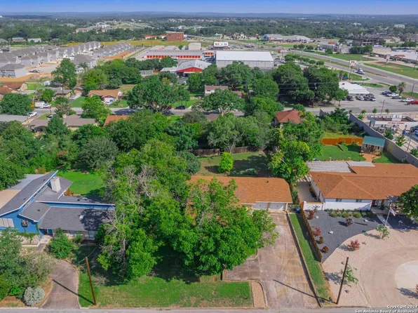 1273 HILLCREST DR, New Braunfels, TX 78130