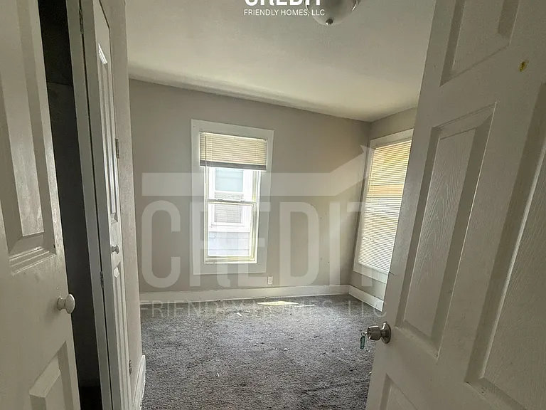 1315 Poindexter St — Photo 8