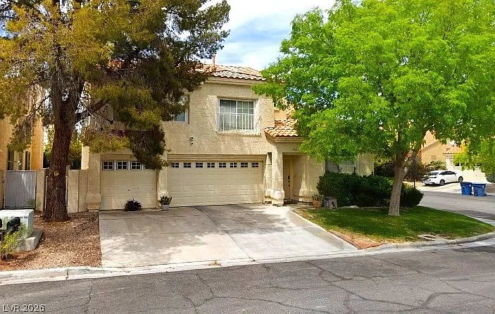 2033 Paradise Peak Dr — Photo 1
