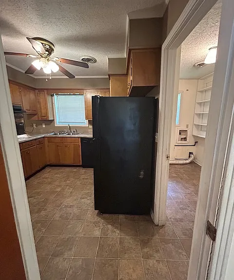 211 Eastwood Dr — Photo 5