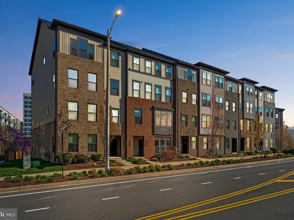 13270 Woodland Park Rd Unit 3J, Herndon, VA 20171