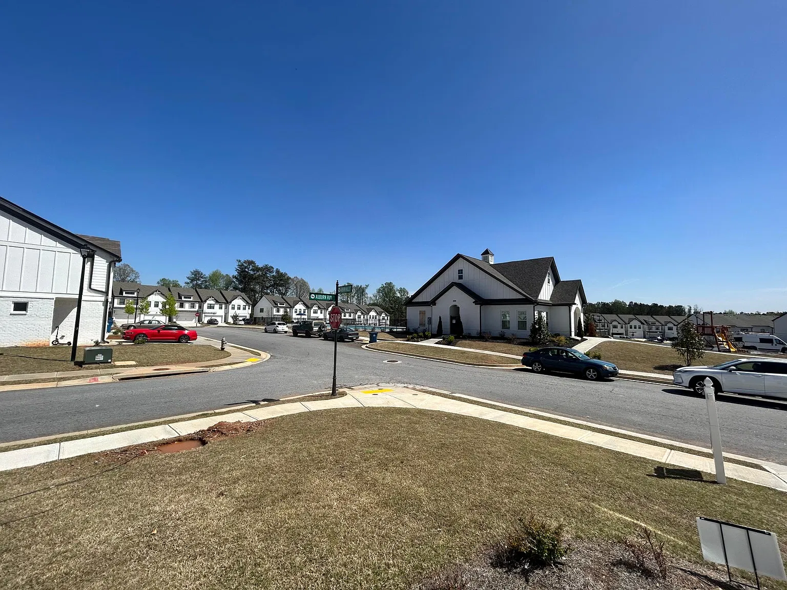 3 bed, 2.5 bath, 1745 sqft, $2,300 — Photo 3