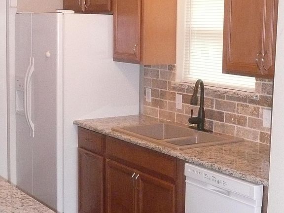 4th image of 5813 Rosalyn Dr